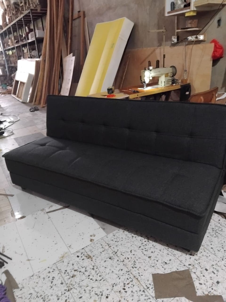 Sofa bed bssf hitam kotak